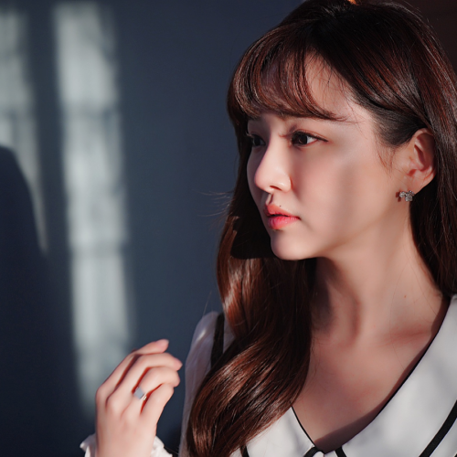윤송아(b.1986) 작가